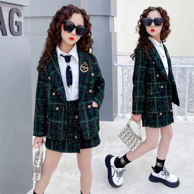 小さめな作りなので、ワンサイズアップをお進め致します。商品名：子供スーツ 女の子 入学式スーツ 卒業式スーツ ２点セット ジャケット ショートパンツ フォーマル スーツ チェック柄 パンツスーツ キッ